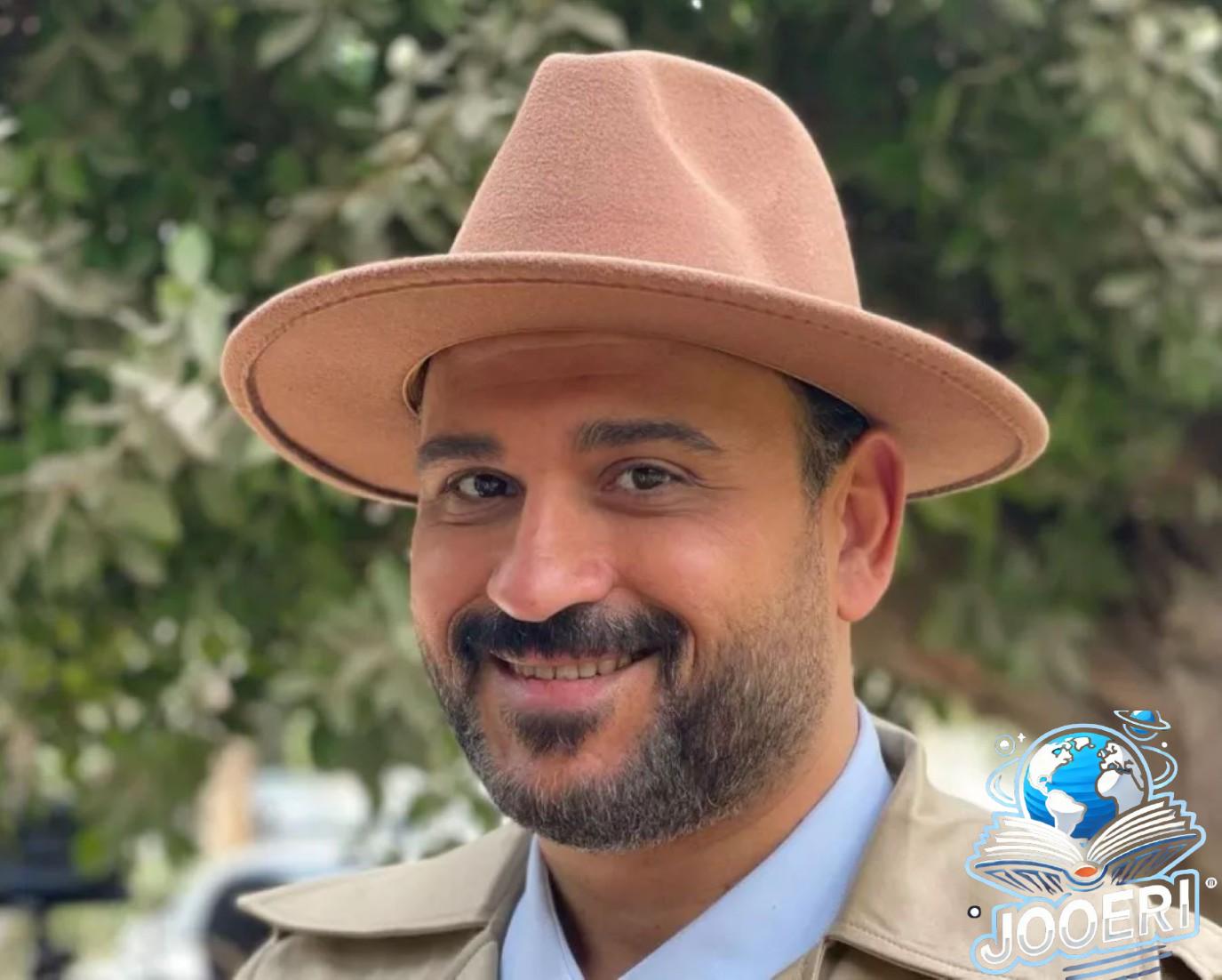 أكرم حسني يغني مع هؤلاء.. أجواء مبهجة في كواليس مسرحية ألف تيتة وتيتة