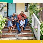 إليكم لماذا قد يكون طفلك مهووسًا بأجداده