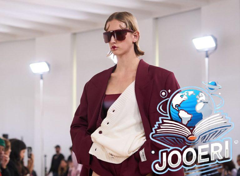 إليكِ الطريقة المناسبة لتنسيق الجاكيت البرغندي