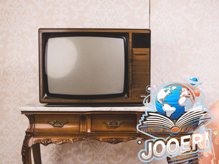 التلفزيون في يومه العالمي .. هل لا يزال قادراً على لمّ شمل العائلة؟