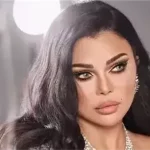 الفرق كبير.. عارضة أزياء بنفس فستان هيفاء وهبي تشعل السوشيال ميديا