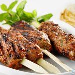 «الكفتة اليونانية» لن تفارق سفرتك.. اعرفي كيفية عملها بخطوات بسيطة