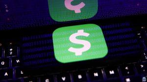 المحافظ الرقمية وApple Pay تواجه تدقيقًا حكوميًا أكبر
