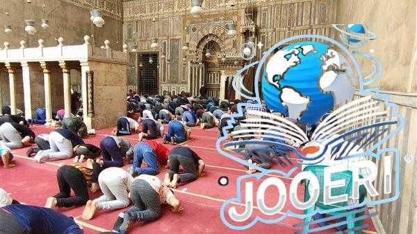 حكم تأخير الصلاة عن أول الوقت لأدائها في جماعة.. دار الإفتاء تجيب