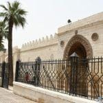 حكم مقولة «اللي يحتاجه البيت يحرم على الجامع».. دار الإفتاء تصحّح المفاهيم