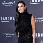 ديمي مور واحدة من الجمهور في حفل غنائي لابنتها سكوت ويليس