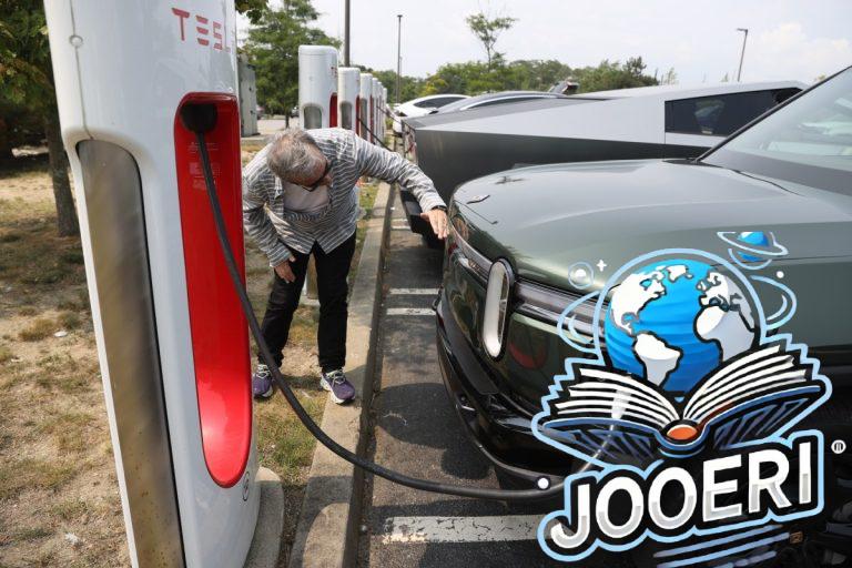 شواحن Tesla الفائقة: GM، وFord، وRivian، وغيرها من العلامات التجارية للمركبات الكهربائية مع إمكانية الوصول