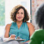 طبيب نفسي - التدريب والتعليم والمقارنة مع طبيب نفساني