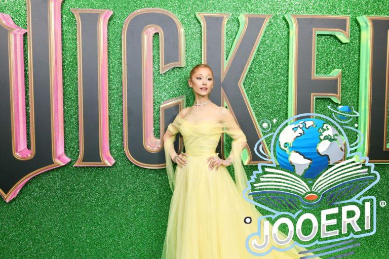 فساتين أريانا غراندي .. سحر هوليوود في زمن الأساطير