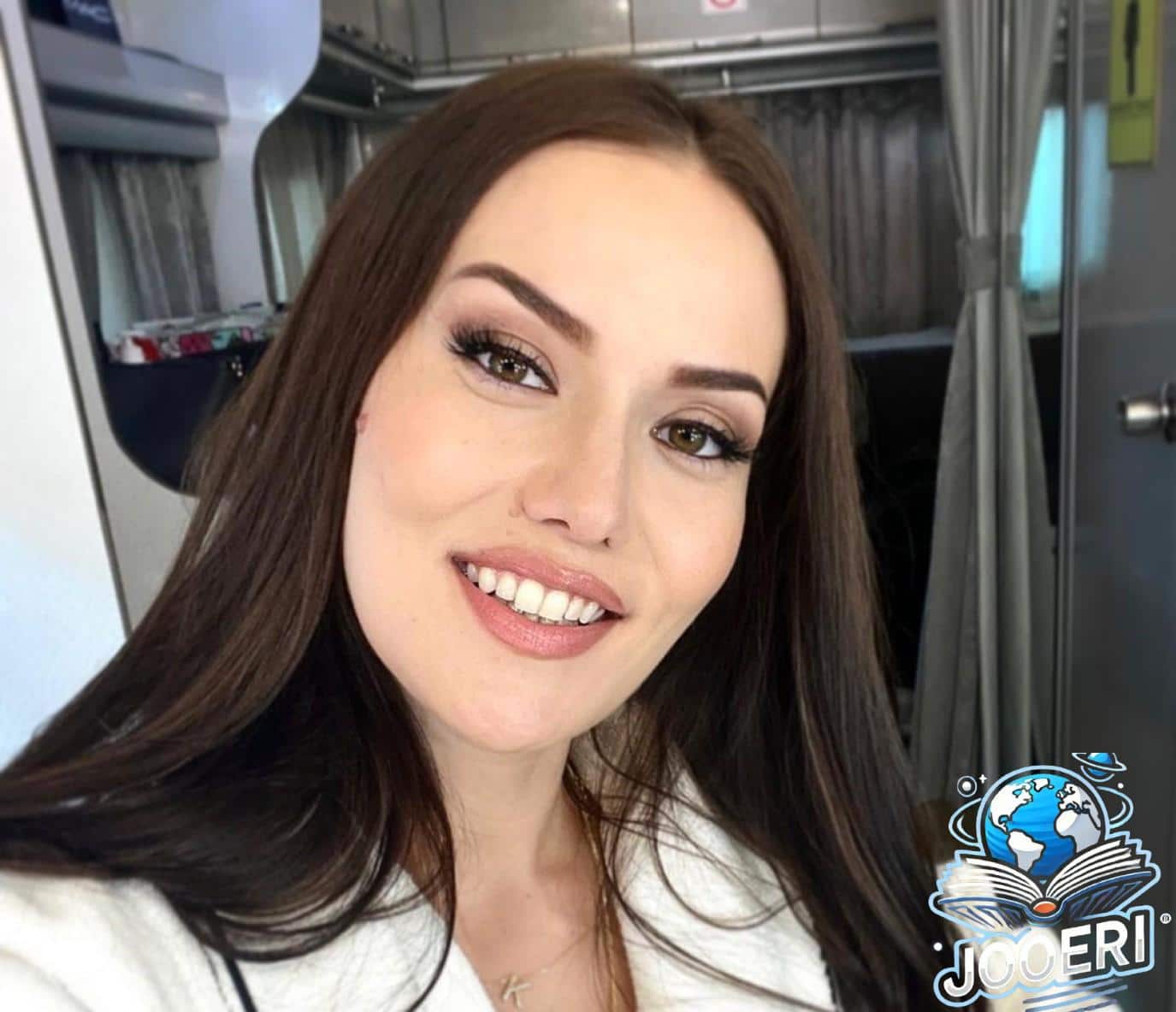 فهرية أفجان مع ولديها في أحدث ظهور.. صور رائعة توثق رحلتهم البحرية السعيدة