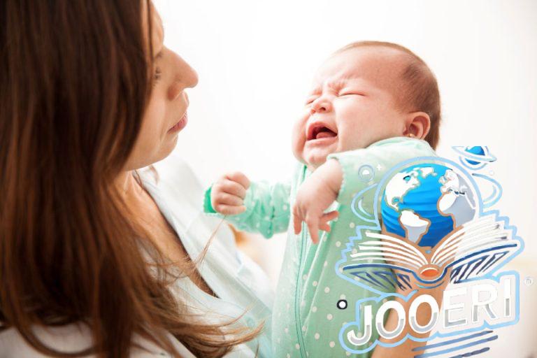 لماذا يبكي الرضيع ويرضع بشكل متقطع أثناء الرضاعة من الأم ؟