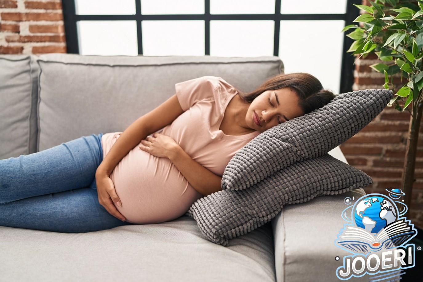 ما هي أسباب نعاس الحامل في الشهر التاسع، وهل لها تأثير على نوع الولادة وحياة الجنين؟ 