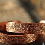 ما هي الطريقة الصحيحة لتنظيف المجوهرات النحاس؟ تعرفي إليها