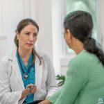 ماذا تسأل طبيب أمراض النساء الخاص بك عن انقطاع الطمث: 10 أسئلة