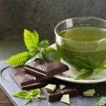 مشروبان يعززان صحة الأوعية الدموية بعد تناول الأطعمة الدسمة