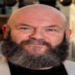 نجم «لا كاسا دي بابيل» في حفل ختام مهرجان القاهرة السينمائي