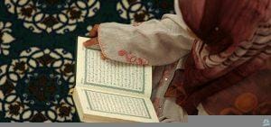 حكم رقية الحائض غيرها بالقرآن الكريم