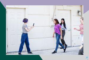 يمكن أن يؤدي "تحدي ركل الباب" على TikTok إلى اتهام الأطفال بارتكاب جريمة - ما يجب أن يعرفه الآباء