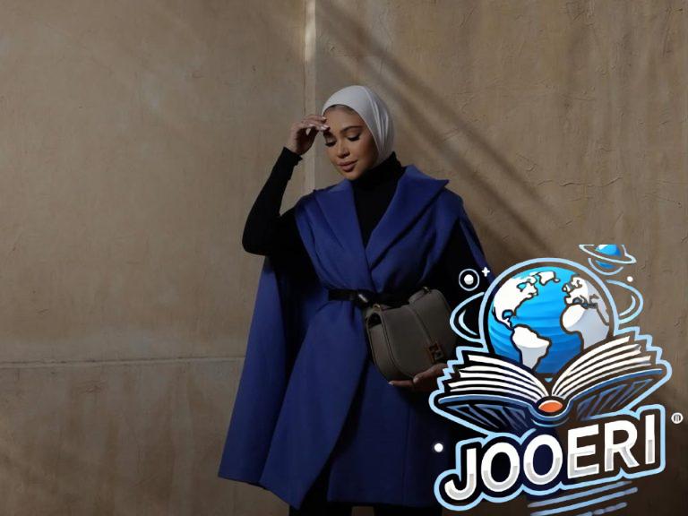 أفكار لتنسيق الأزرق الداكن للمحجبات في الشتاء مثل مدونات الموضة