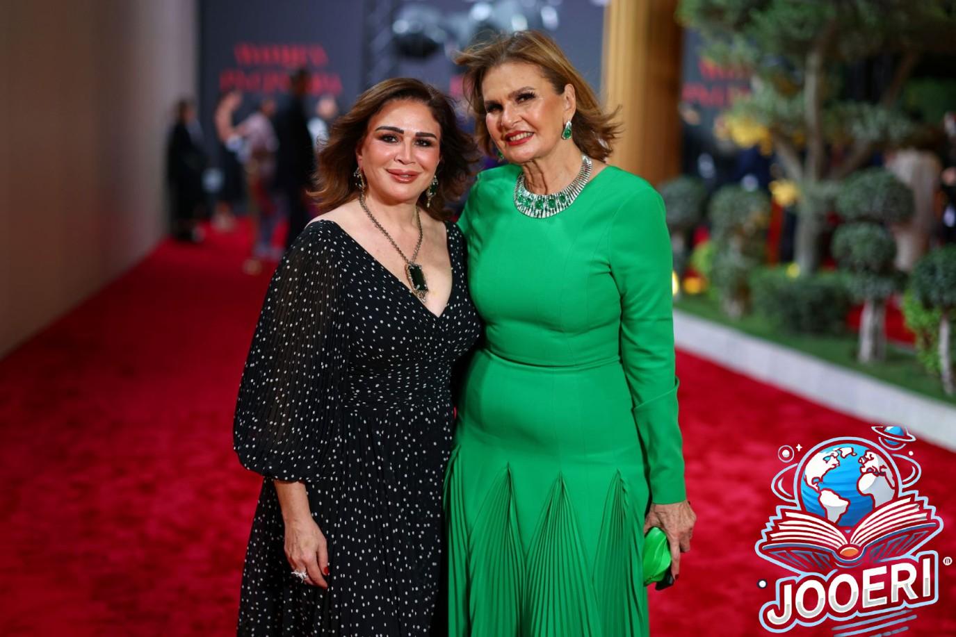 إلهام شاهين برفقة يسرا وشقيقها أمير شاهين أثناء أداء مناسك العمرة 