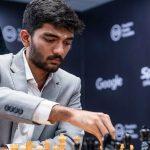 استمرت معركة اللقب أسبوعين ونصف - بعد خطأ فادح: هندي يبلغ من العمر 18 عامًا هو أصغر بطل عالمي في الشطرنج على الإطلاق