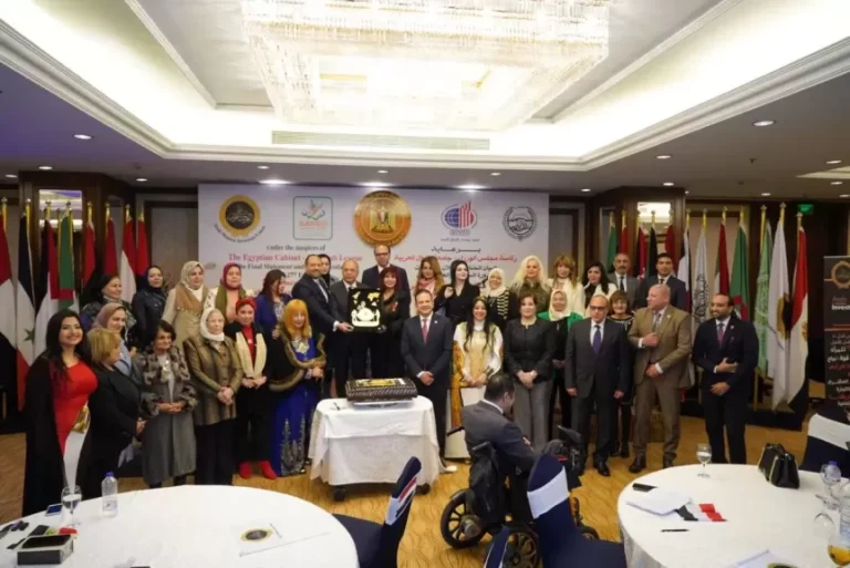 المستثمرات العرب يكرم اللواء شريف صلاح الدين لدوره فى دعم الاقتصاد والتنمية السياحية قاطرة التنمية | اقتصاد