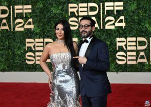 بالتزامن مع تواجُدهم في مهرجان البحر الأحمر السينمائي: النجوم يؤدّون فريضة العمرة