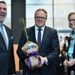 تحليل أجراه هوغو مولر فوغ - التحالف مع حزب فاغنكنيخت: يقوم حزب الاتحاد الديمقراطي المسيحي ببناء "جدار" للرئيس التنفيذي