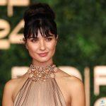 توبا بويوكستون تتجول في شوارع جدة التاريخية وتتغزل بالمباني الأثرية