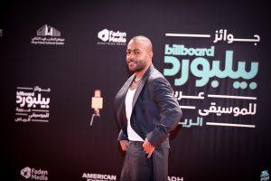 جوائز بيلبورد تامر عاشور يحصد جائزة أغنية العام بأغنية هيجيلي موجوع