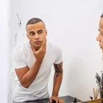 حسام موافي يكشف عن علامة على أمراض الكبد: تظهر على الوجه