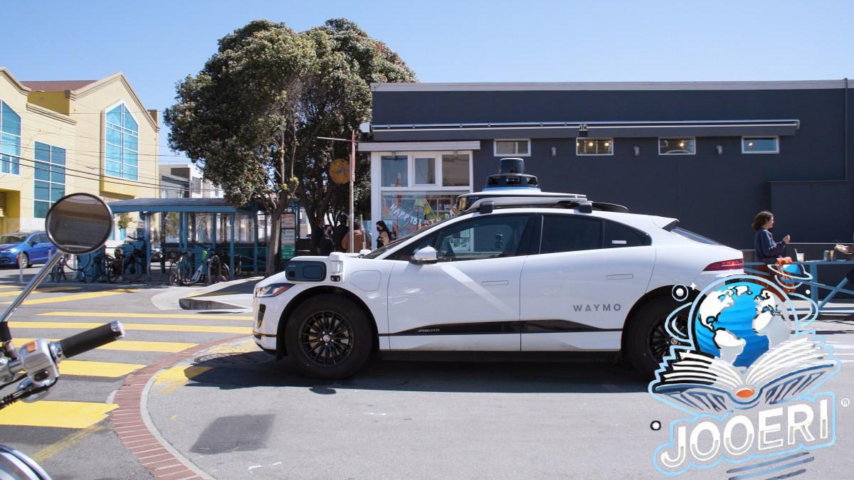 Waymo jaguar i-pace fully autonomous robotaxi in san francisco