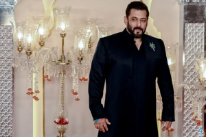سلمان خان وأشقاؤه يحتفلون بيوم ميلاد والدتهم سلمى خان