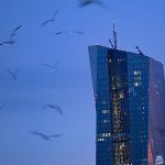 ضعف الاقتصاد - البنك المركزي الأوروبي يخفض أسعار الفائدة في منطقة اليورو مرة أخرى - الخبراء يعتبرون أن موجة التضخم قد انتهت