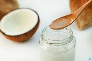 طرق مختلفة لاستخدام زيت جوز الهند في المنزل والحديقة