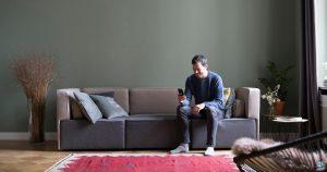 "غير طبيعي" - يجب على المستأجر إخلاء الشقة لعائلة المالك في يوم عيد الميلاد