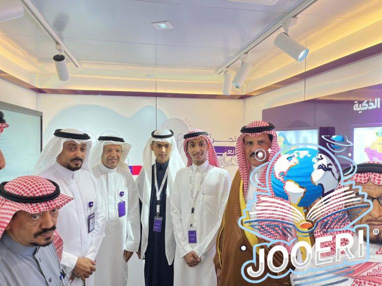محافظ أبو عريش يتفقد الحافلة الذكية بحديقة الشهداء