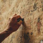 مراحل تطور الكتابة عبر العصور