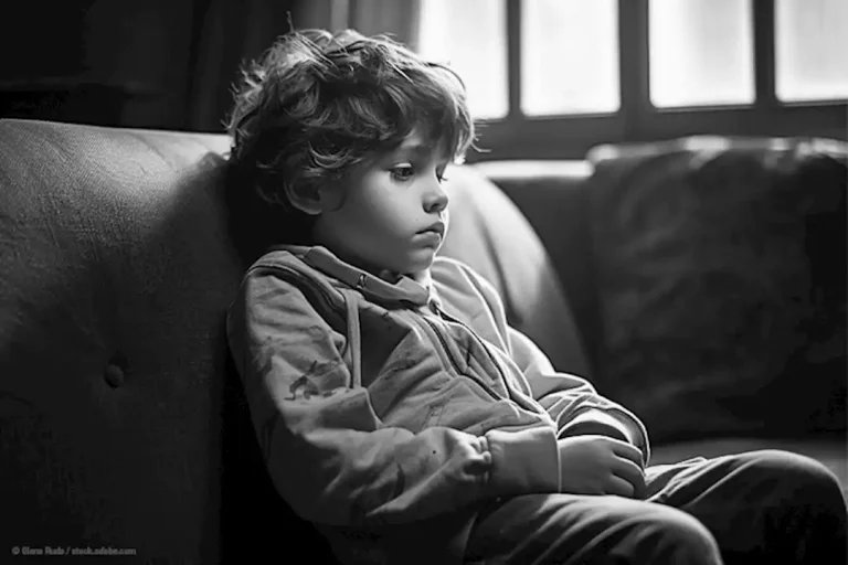 هل الاكتئاب يصيب الأطفال؟- طبيب نفسي يحسم الجدل