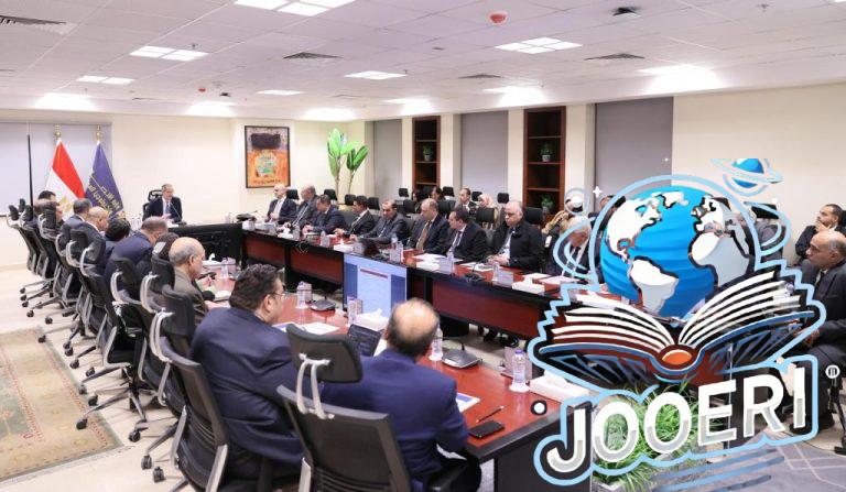 وزير الاتصالات المصري يناقش مشروعات الاستراتيجية الوطنية للأمن السيبرانى