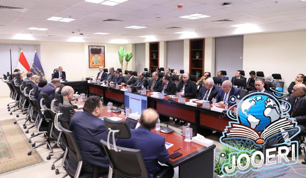 وزير الاتصالات المصري يناقش مشروعات الاستراتيجية الوطنية للأمن السيبرانى