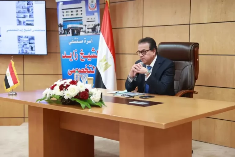 وزير الصحة يوجه بتسهيل الخدمات الطبية للمواطنين وتقليل مدة الانتظار وزيادة الأسرة | تقارير ومتابعات