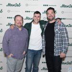 يتيح تطبيق Mantel لهواة الجمع عرض بطاقاتهم الرياضية والكنوز الأخرى