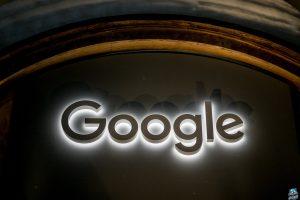 يتيح لك NotebookLM من Google الآن التحدث إلى مضيفي البودكاست الذين يعملون بتقنية الذكاء الاصطناعي