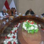 أخبار الوادي الجديد.. المحافظ يعقد اجتماعا مع رؤساء المراكز.. ويتفقد جاهزية المعدات والمركبات استعدادا للتعامل مع الأزمات