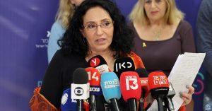 أهالي الرهائن المحررين في غزة يدعون إلى إطلاق سراح بقية الأسرى