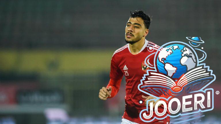 «النادي الأهلي سِيدَك».. جماهير القلعة الحمراء تهاجم أكرم توفيقِ