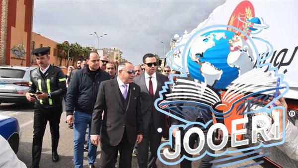 محافظ بورسعيد يتفقد قوافل المساعدات الغذائية لتوصيلها إلى غزة كتبرعات مهداة من المحافظة