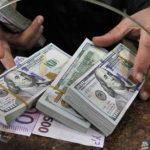 يحق للمواطن حيازة أي كمية من النقد الأجنبي بشرطين.. وعقوبات صارمة للمخالفين