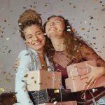 أفكار هدايا للصديقات غير مكلفة